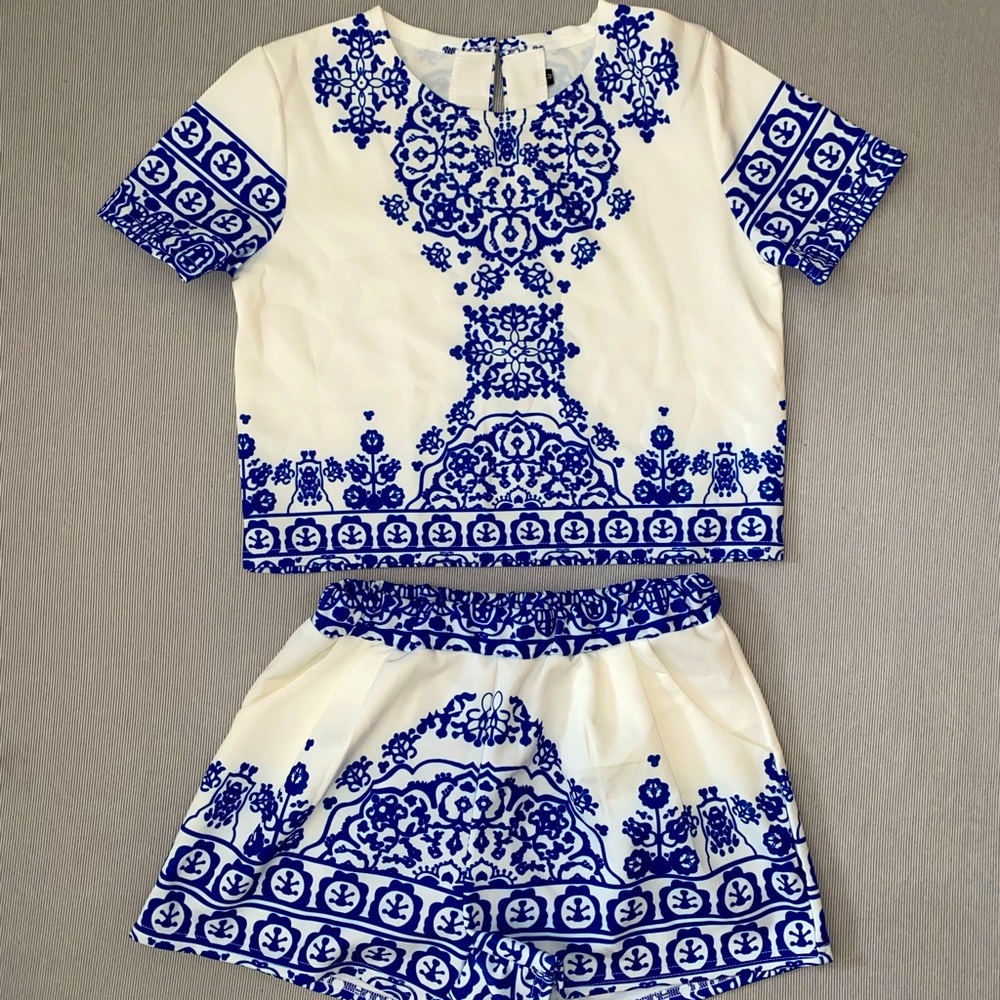 Summer set top and shorts. Size Small. NEW